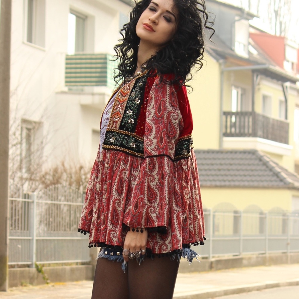 ZARA Paisley Velvet Embellished Boho Topper Jacket L Bell Sleeve Boho Maximalist - Picture 8 of 16